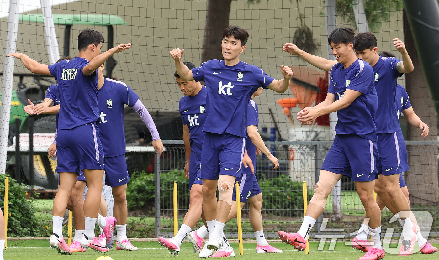 (과달라하라(멕시코)=뉴스1) 박지혜 기자 = 한국 축구 국가대표팀 황인범이 14일(현지시간) 멕시코 과달라하라 인근 사포판 치바스 바예 베르데 훈련장에서 개최국 멕시코와의 월드컵 …