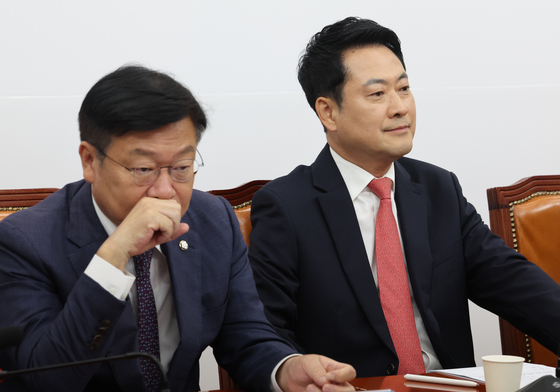 대여투쟁 전선 넓히는 국힘…내부는 장동혁 거취 놓고 시간표 싸움