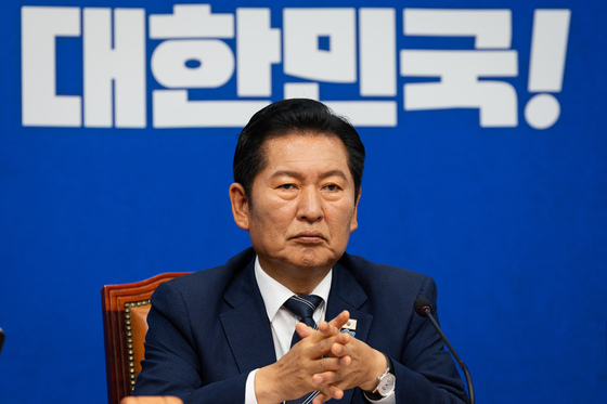 대통령 메시지에 與 벌집…'李시계' 찬 정청래, 거취엔 웃음만