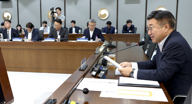 통합특별시 출범준비 회의 발언하는 윤호중 행안부 장관