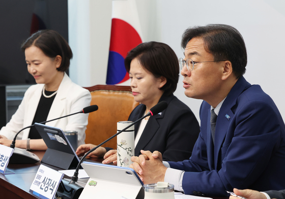모두발언하는 신장식 권한대행