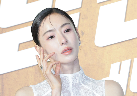 이다희, 우아한 손짓