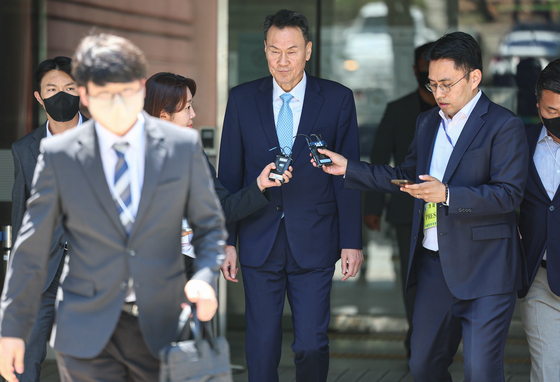 '내란 가담' 김명수 전 합참의장, 영장심사 마치고
