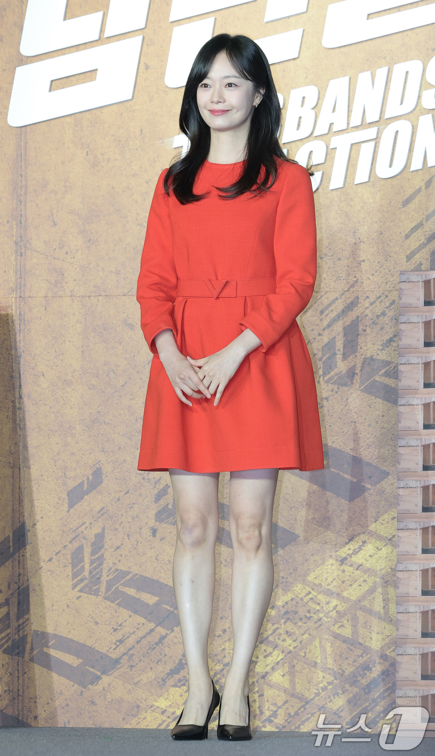 (서울=뉴스1) 권현진 기자 = 배우 전소민이 15일 서울 앰배서더 서울 풀만에서 열린 넷플릭스 영화 '남편들' 제작보고회에 참석해 포즈를 취하고 있다.'남편들'은 범죄 조직에게 …