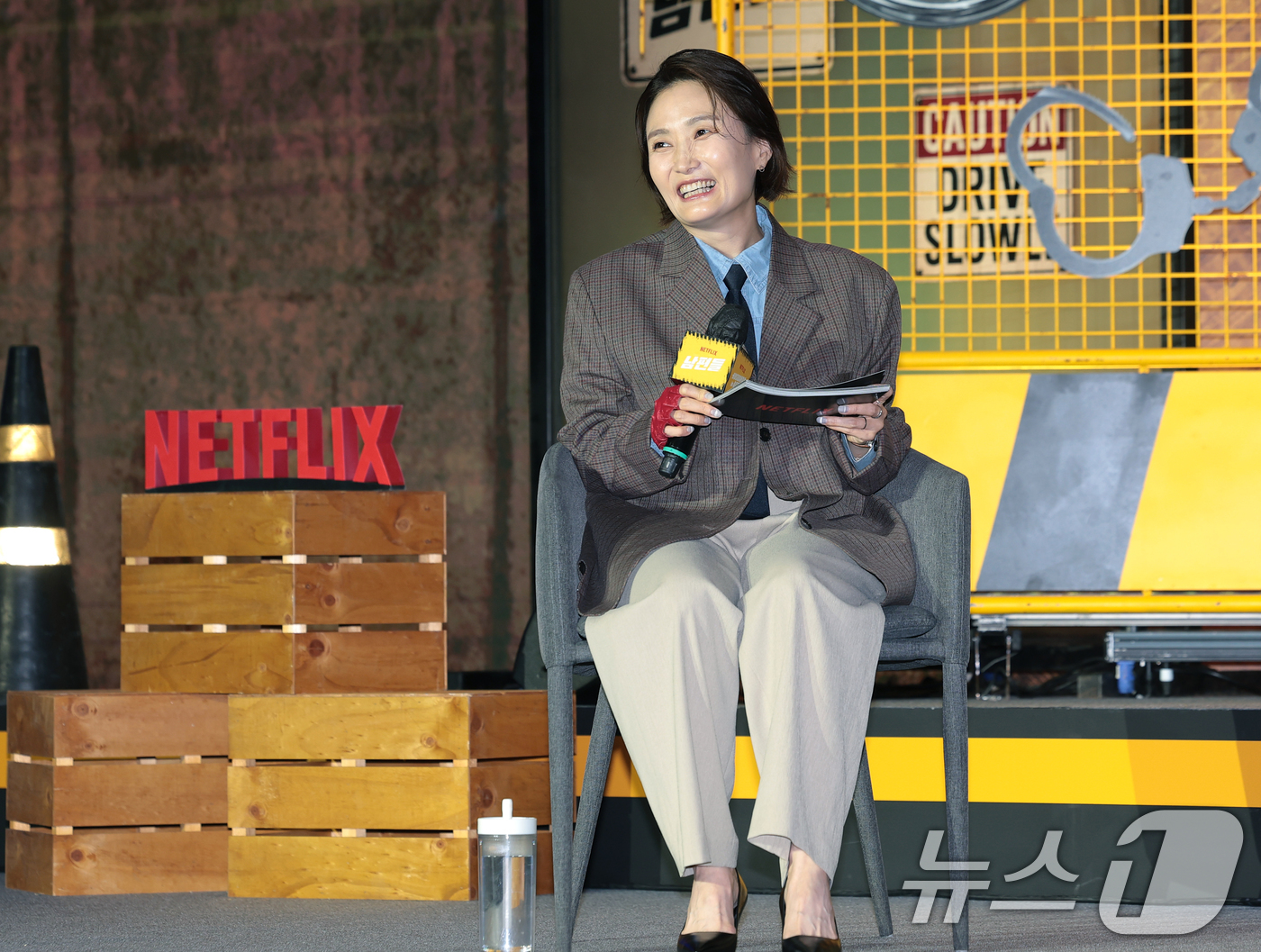 (서울=뉴스1) 권현진 기자 = 방송인 박경림이 15일 서울 앰배서더 서울 풀만에서 열린 넷플릭스 영화 '남편들' 제작보고회에 참석해 미소를 짓고 있다.'남편들'은 범죄 조직에게 …