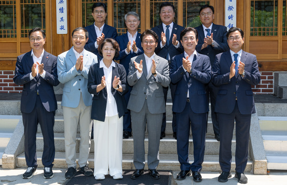 김민석 국무총리, 광역단체장 당선자들과 함께