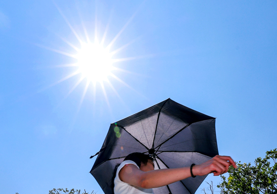 오늘 낮 최고 32℃ '강렬한 태양빛'