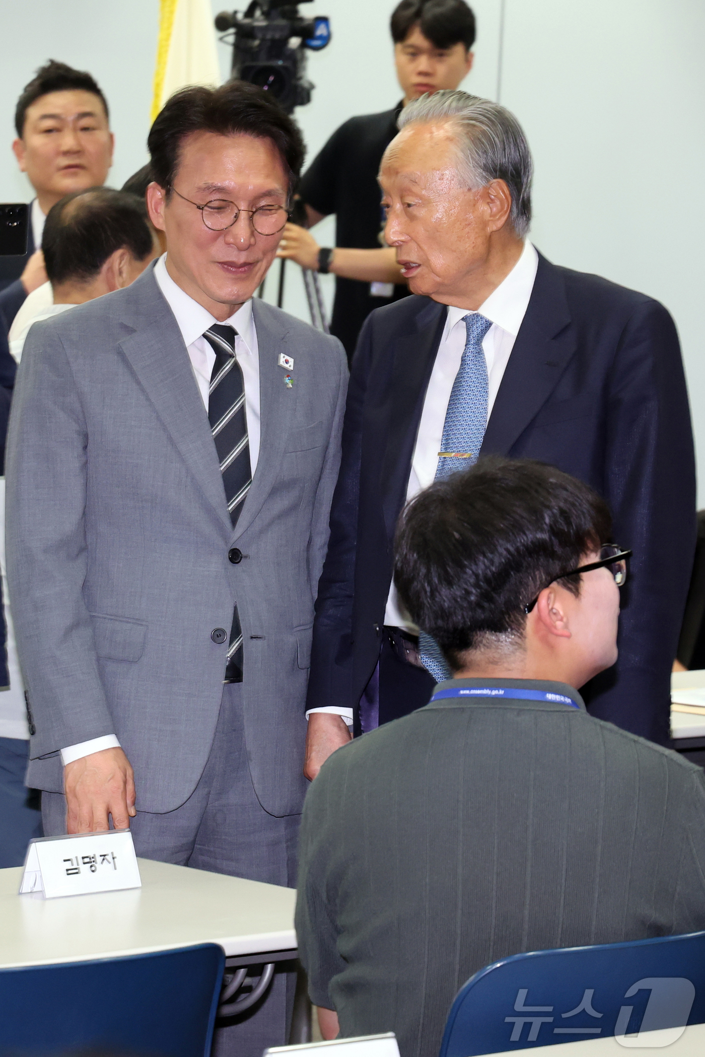 (서울=뉴스1) 황기선 기자 = 김민석 국무총리가 15일 오후 서울 마포구 연세대학교 김대중도서관에서 열린 '6·15남북정상회담 26주년 기념식 및 특별강연'에서 권노갑 김대중재단 …