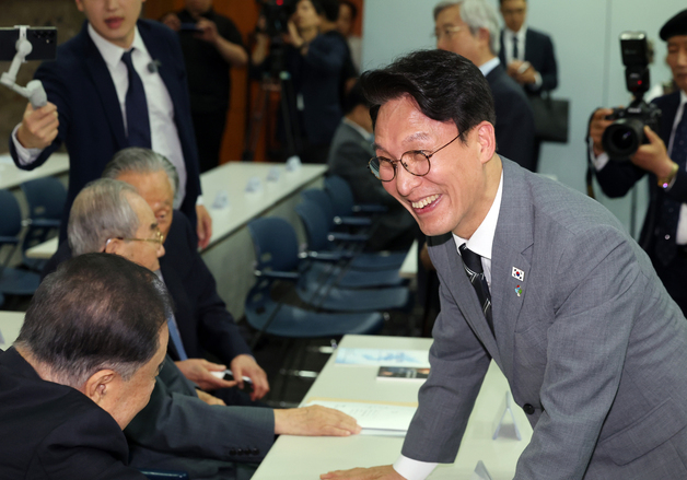 "당에서 대통령 뒷받침" 김 총리, 당대표 도전 앞두고 광폭행보