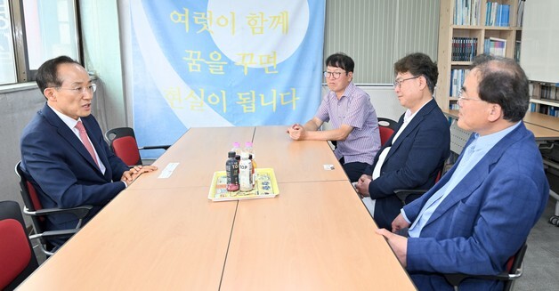 "비판 단체도 만난다"…추경호, 취임 전 현장 소통 광폭 행보