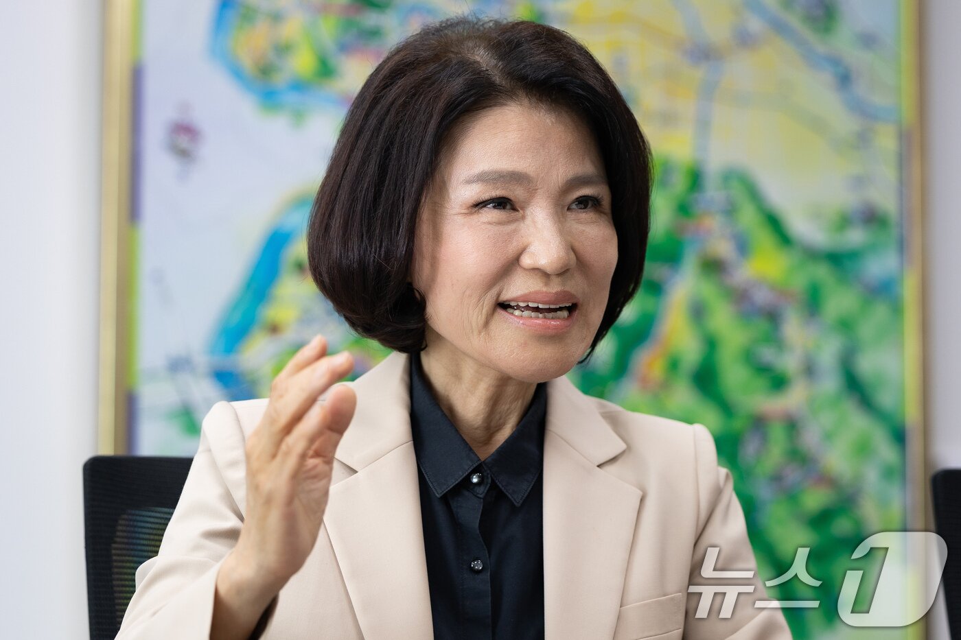 본문 이미지 - 이진숙 국민의힘 의원이 15일 서울 여의도 국회 의원회관에서 뉴스1과 인터뷰하고 있다. ⓒ 뉴스1 유승관 기자
