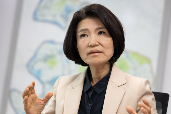 [인터뷰] 이진숙 "이재명과 싸우라는데 왜 장동혁 끌어내리려 하나"