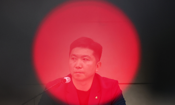 잠실 개표소 봉쇄 장기화에 체육단체 '초비상'