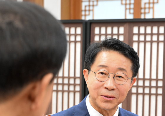 발언하는 조정식 국회의장