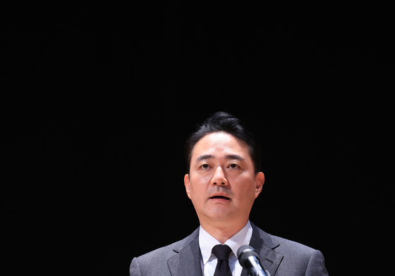 입장 발표하는 홍정도 중앙그룹 부회장