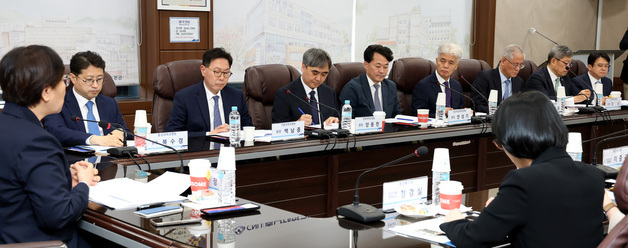 정은경 복지부 장관, 국립대병원 종합적 육성방향 논의