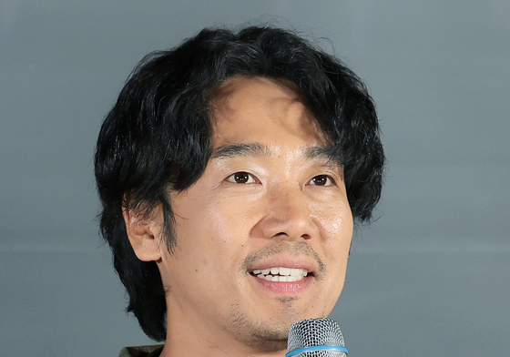 인사말 하는 '눈동자' 김남희