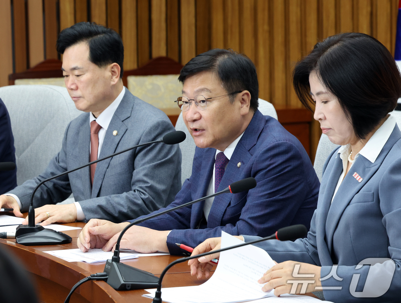 (서울=뉴스1) 황기선 기자 = 정점식 국민의힘 원내대표가 16일 오전 서울 여의도 국회에서 열린 원내대책회의에서 모두발언을 하고 있다.  2026.6.16/뉴스1