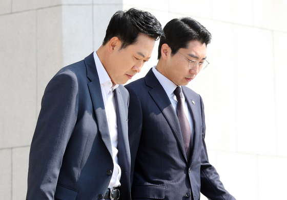 박준태 비서실장과 함께 이동하는 장동혁 대표
