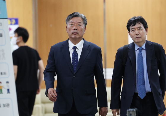 김홍희 전 해양경찰청장, 항소심 선고 공판 출석
