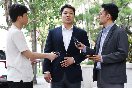 '수사 무마 의혹' 최재훈 부장검사 "어떠한 부당한 지시·외압 없었다"