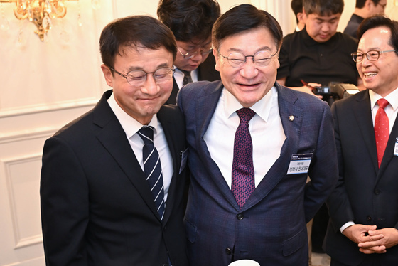 여야 '원 구성' 협상, 법사위원장 이견으로 난항 지속