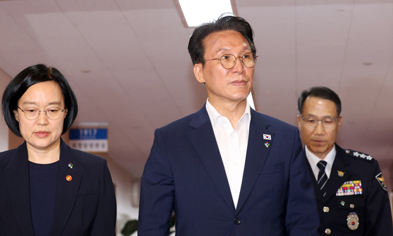 김민석·한성숙·유재성, 국무회의 참석