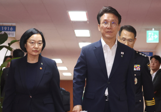 국무회의로 참석하는 김민석·한성숙·유재성