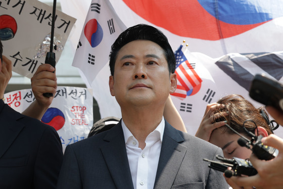 잠실 개표소 시위 현장 찾은 장동혁 대표