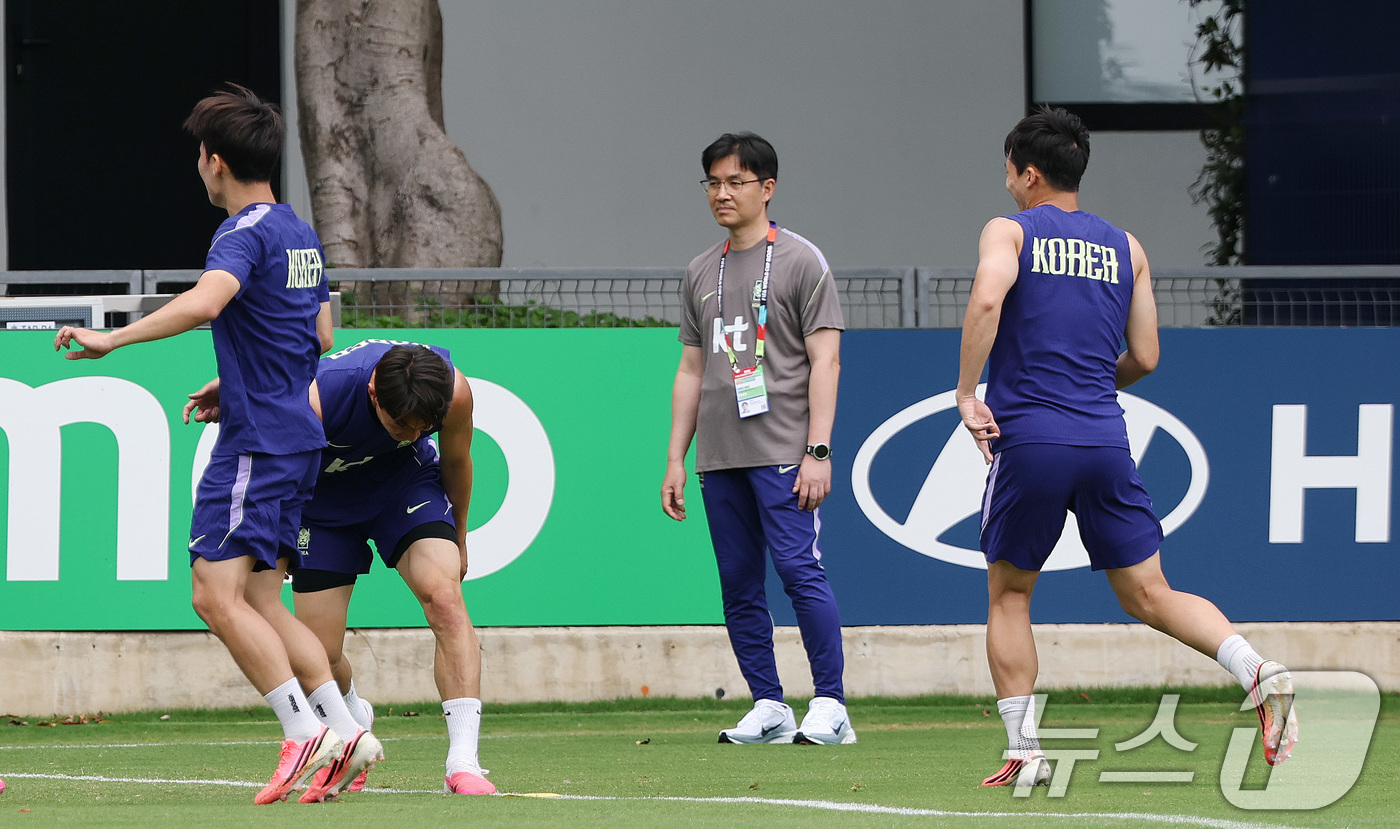 (과달라하라(멕시코)=뉴스1) 박지혜 기자 = 대한민국 축구 국가대표팀의 한덕현 멘털 코치(중앙대 정신의학과 교수)가 15일(현지시간) 멕시코 과달라하라 인근 사포판 치바스 바예 …