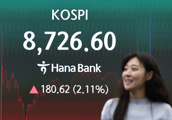 종전 기대감에 코스피 상승…8726.6