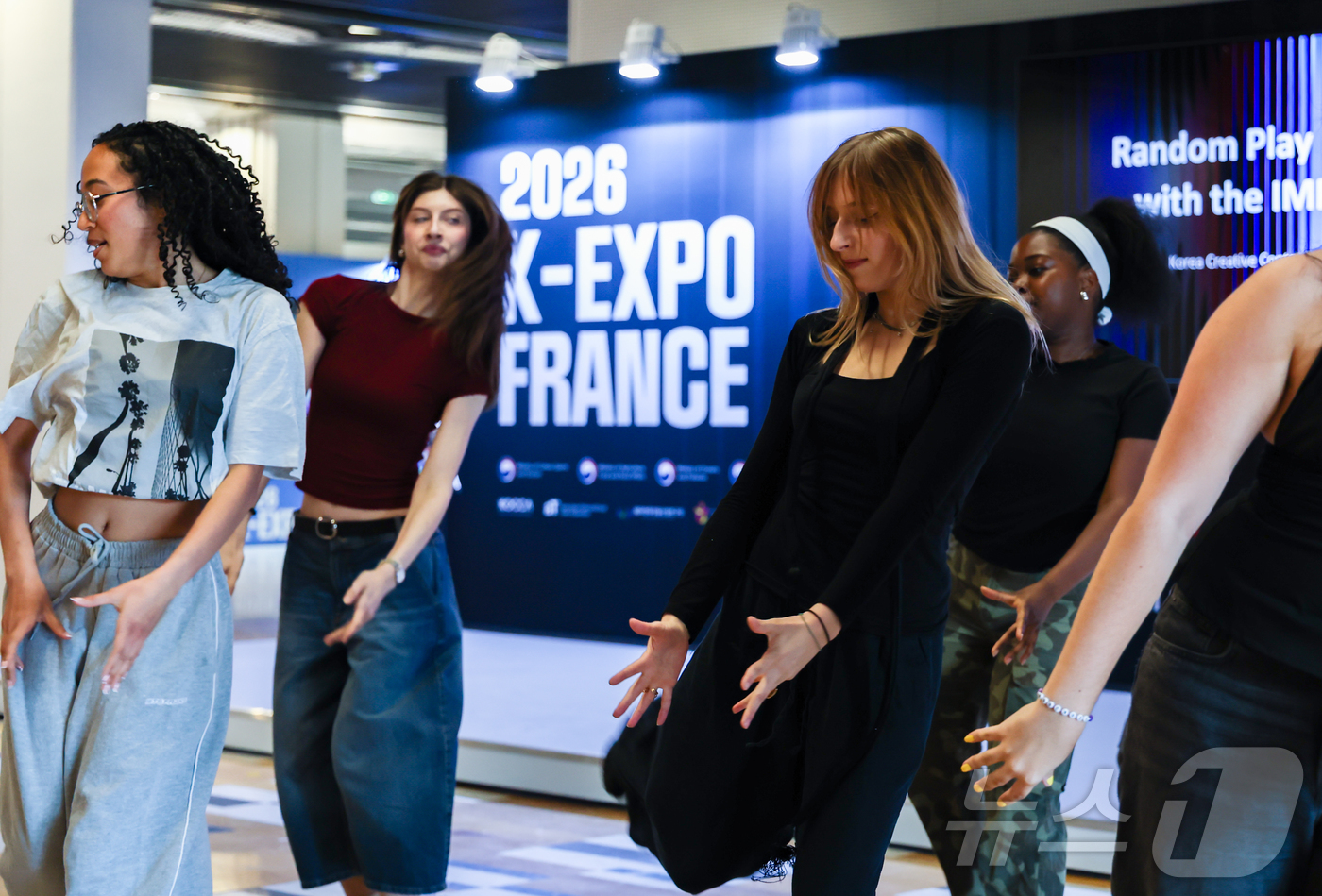 (파리=뉴스1) 이준성 특파원 = 2026 K-엑스포 프랑스(K-EXPO FRANCE) 개막일인 16일(현지시간) 프랑스 파리 팔레 데 콩그레(Palais des Congrès d …