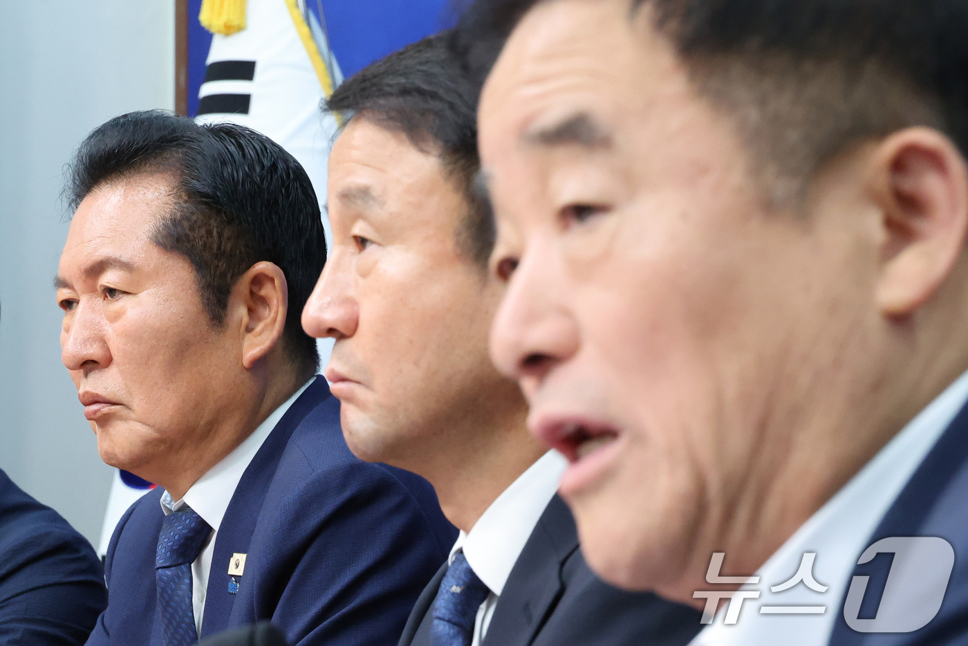 (서울=뉴스1) 신웅수 기자 = 강득구 더불어민주당 최고위원이 17일 서울 여의도 국회에서 열린 최고위원회의에서 발언하고 있다. 2026.6.17/뉴스1