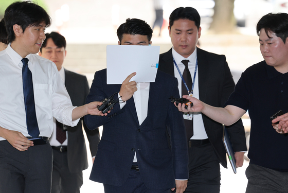 '국힘 집단 입당 의혹' 신천지 전 간부 영장심사 출석