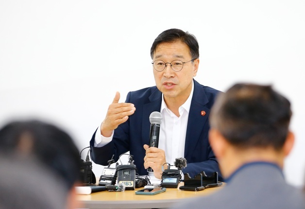 위성곤 제주도정 슬로건 '도민과 함께! 미래를 만나는 제주' 확정