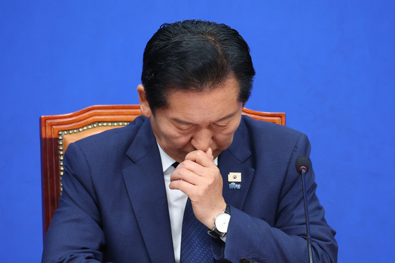 생각 잠긴 정청래 대표