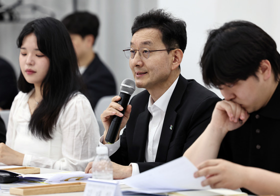 윤창렬 국무조정실장, 투표용지 부족사태에 "모두가 풀어갈 과제"
