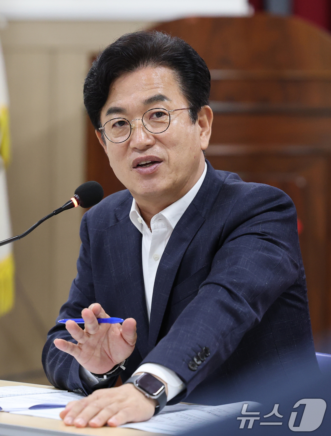 (대전=뉴스1) 김기태 기자 = 허태정 대전시장 당선인이 17일 대전 서구 근로자복지회관에서 열린 근로자와 대화에서 노동자의 질문에 답변하고 있다. 2026.6.17/뉴스1