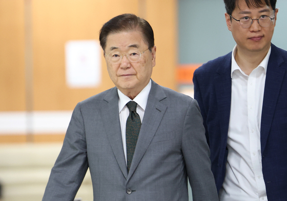 항소심 공판 출석하는 정의용 전 안보실장