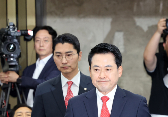 장동혁 대표, 긴급 의총 참석