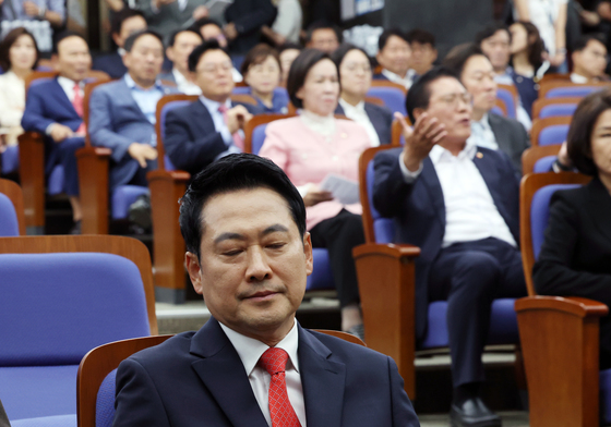 "찌질이" "대안 없는 미래" 국힘 의총 장동혁 거취 등 두고 3시간 격론