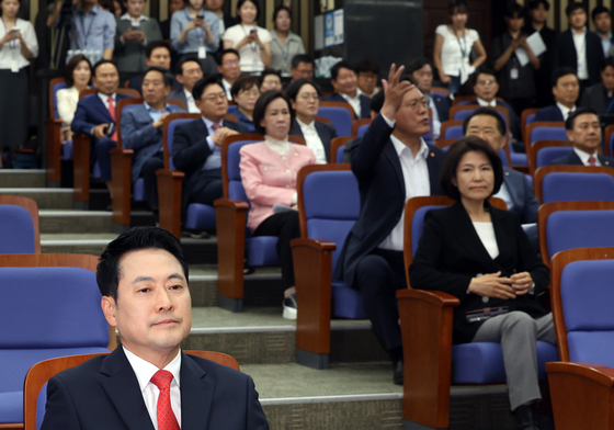 잠복했던 장동혁 사퇴론 다시 분출…당내 여론 무게추 이동 흐름 감지