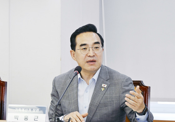 박홍근, 유시민 '재건축론'에 "재건축·증축 아냐…李대통령은 프론티어"