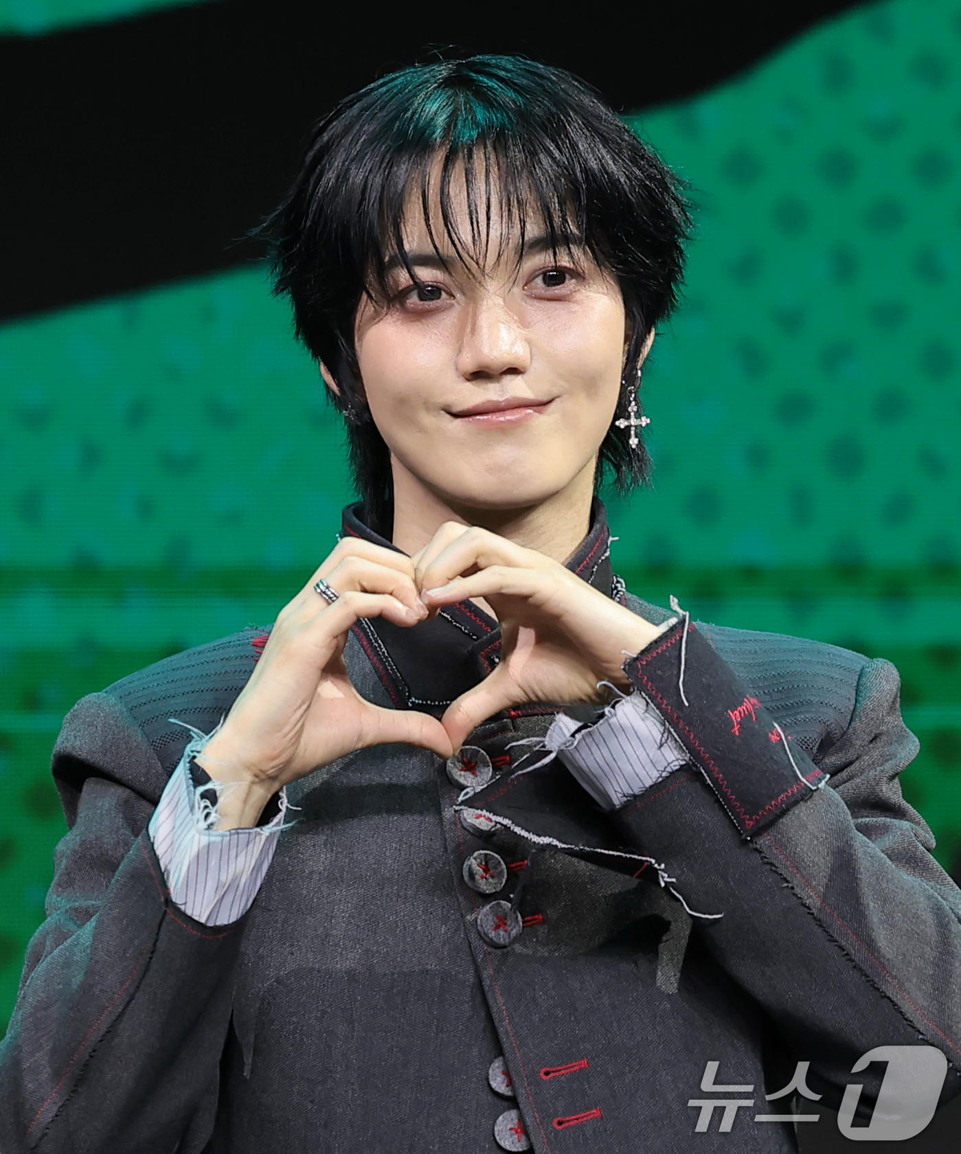 (서울=뉴스1) 권현진 기자 = 그룹 온앤오프(ONF)의 승준이 17일 서울 마포구 큐브컨벤션센터에서 열린 정규 2집 파트2 '온앤오프:마이 셀프'(ONF:MY SELF) 발매 쇼 …