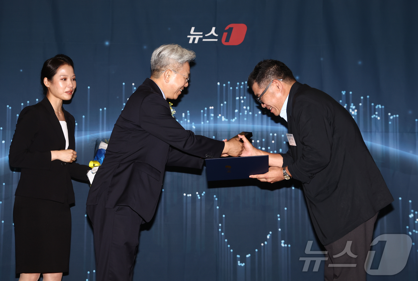 (서울=뉴스1) 김민지 기자 = 이영섭 뉴스1 대표이사가 17일 오후 서울 중구 프레스센터에서 '대한민국 중소기업의 힘, 디지털 혁신으로 글로벌 성장 잇다'를 주제로 열린 2026 …