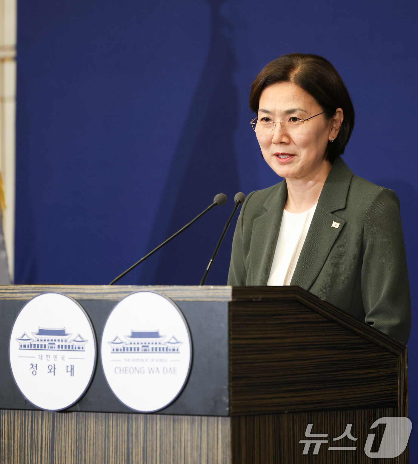 (제네바(스위스)=뉴스1) 허경 기자 = 오현주 국가안보실 3차장이 17일(현지시간) 스위스 제네바 한 호텔에 마련된 대한민국 프레스센터에서 G7 정상회의 결과 관련 브리핑을 하고 …