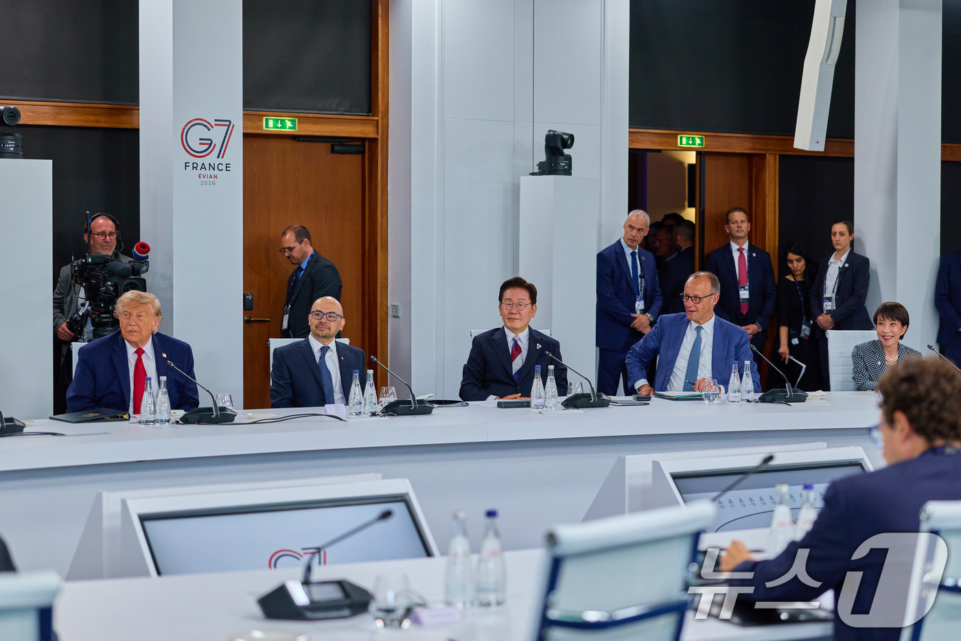 (에비앙(프랑스)=뉴스1) 허경 기자 = 이재명 대통령이 17일(현지시간) 프랑스 에비앙레뱅 열린 주요 7개국(G7) 정상회의 확대회의 업무 오찬에 참석해 있다. (공동취재) 20 …