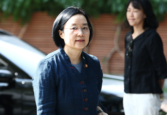 청문회 사무실 출근하는 한성숙 총리 후보자