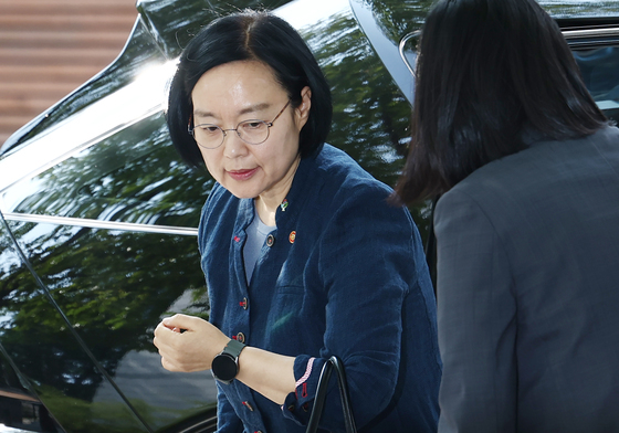 청문회 사무실 출근하는 한성숙 총리 후보자