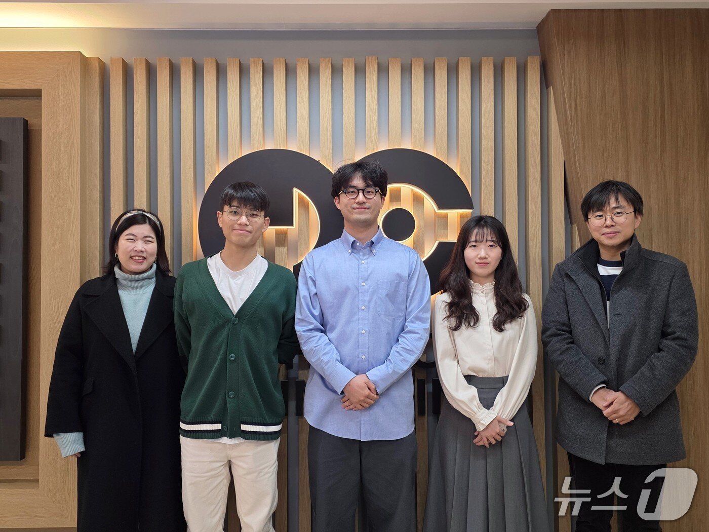 본문 이미지 - 사진 왼쪽부터 KAIST 김미소 교수, 박정훈 박사과정생, 최용준 연구원, 남지수 박사과정생, 심기동 교수. (KAIST 제공. 재판매 및 DB금지) 2026.6.17/뉴스1